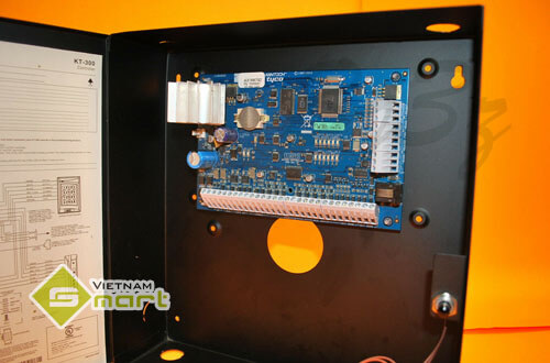 Bộ điều khiển trung tâm Kantech KT-300 Cận cảnh bộ điều khiển kiểm soát cửa ra vào Trọn bộ sản phẩm KT300