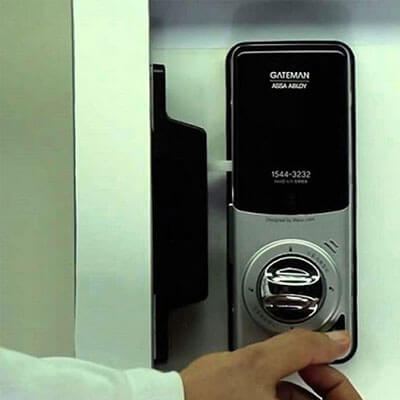 Khóa thẻ từ Gateman Shine 2 way Mặt trong của khóa điện tử cửa kính Shine 2-way