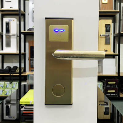 Khóa thẻ từ khách sạn Hune 930BP-5-D Mặt trước của khóa thẻ từ khách sạn Hune 930BP-5-D