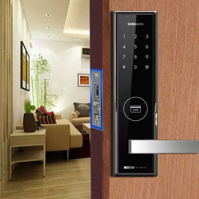 Khóa thẻ từ và mã PIN Samsung SHS-H505FBK/EN Cận cảnh model khóa điện tử SHS-H505FBK/EN