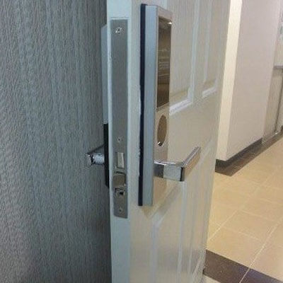 Khóa thẻ từ và mã PIN Samsung SHS-H635FMS/EN Kết cấu chắc chắn của khóa điện tử SHS-H635FMS/EN