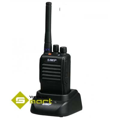 Review top 6 bộ đàm giá rẻ được ưa chuộng nhất hiện nay Thiết bị bộ đàm Motorola SMP-418