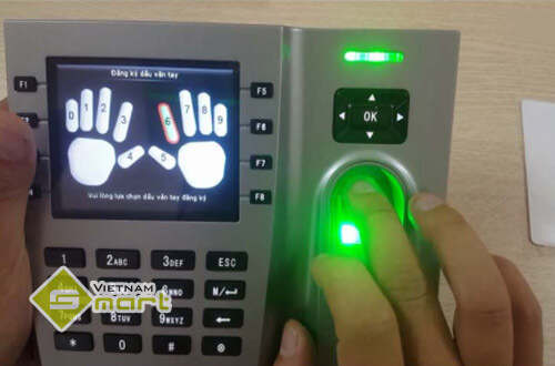 Thao tác đăng ký dấu vân tay trên máy chấm công ZKTeco iClock 260