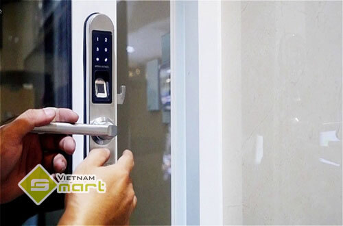 Lý do bạn nên sử dụng khóa cửa vân tay thay cho khóa cơ Ứng dụng thực tiễn khóa cửa vân tay cho căn nhà hiện đại
