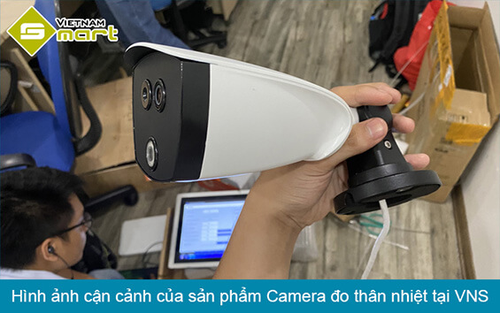 Hình ảnh cận cảnh camera đo thân nhiệt tại công ty Vietnamsmart