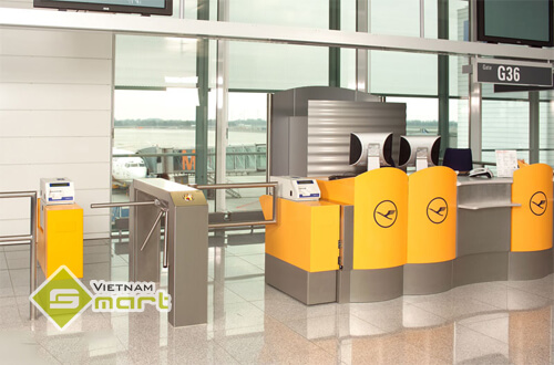 Ứng dụng cổng xoay 3 càng TPB-E01 tại sân bayi
