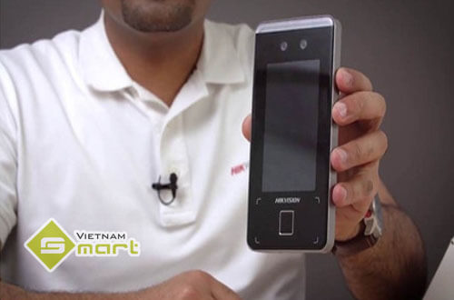 Model Hikvision DS-K1T341AMF thiết kế nhỏ gọn như 1 chiếc smart phone