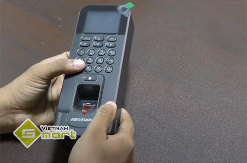 Bộ KIT kiểm soát bằng vân tay Hikvision DS-KAS261 Test bộ KIT kiểm soát bằng vân tay DS-KAS261