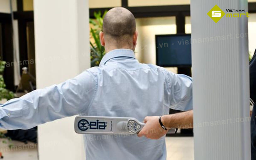 Máy dò kim loại cầm tay CEIA PD240 nhỏ gọn tiện ích, dễ dàng kiểm soát