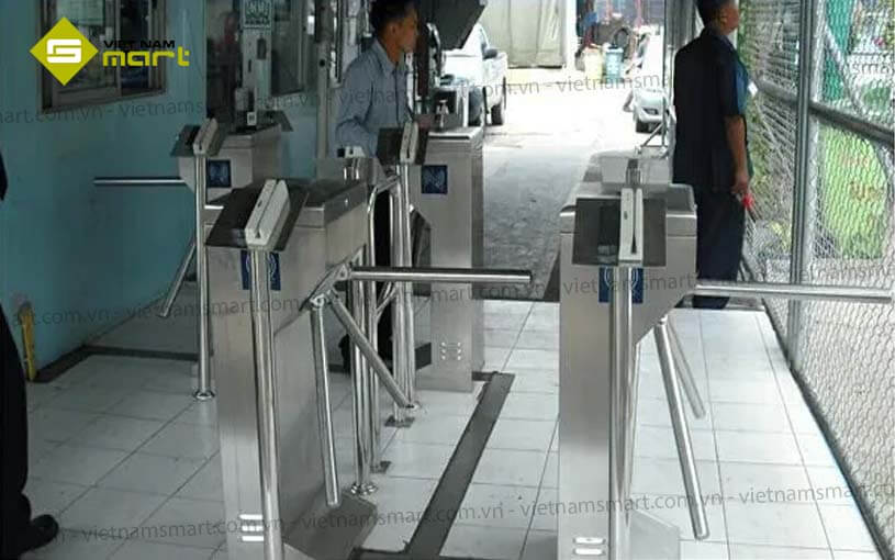 Cổng xoay 3 càng Chisung CSTS014