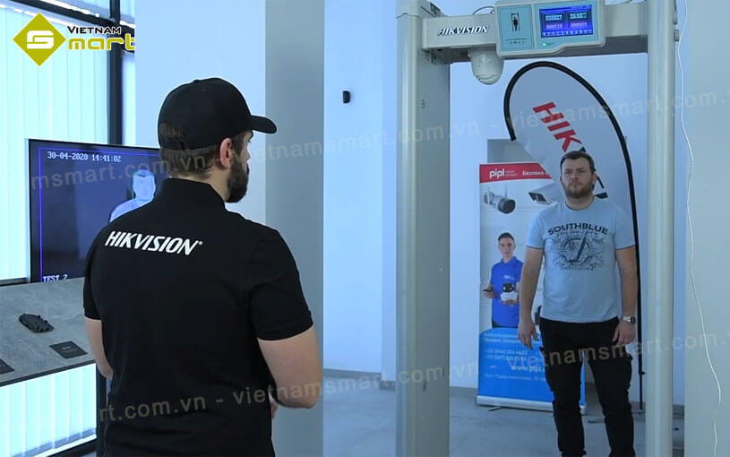 Cổng dò kim loại và đo thân nhiệt Hikvision ISD-SMG318LT-D Thiết bị cửa từ dò kim loại ISD-SMG318LT-D nổi bật với nhiều tính năng cùng các công nghệ hiện đại