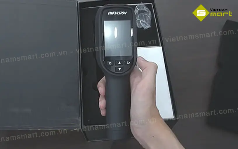 Camera thân nhiệt cầm tay HIKVISION DS-2TP31B-3AUF Ảnh thực tế của thiết bị đo nhiệt độ cầm tay DS-2TP31B 3AUF