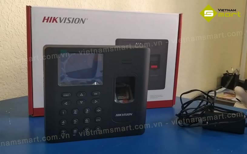 Hình ảnh thực tế máy chấm công Hikvision DS-K1A802EF vừa khui hộp