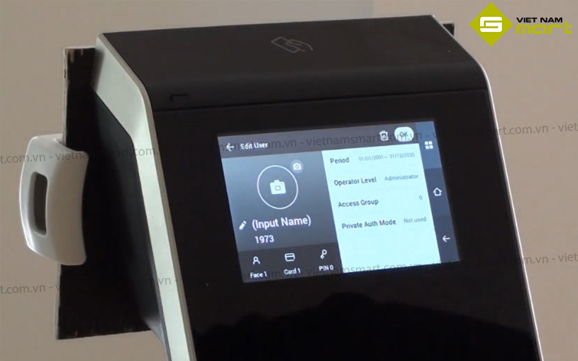 Máy chấm công khuôn mặt Suprema FaceStation Suprema FaceStation trang bị màn hình sắc nét