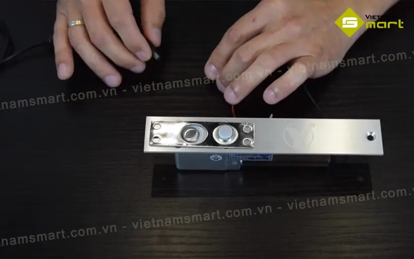 Khóa chốt rơi Yli YB-100S Yli YB-100S