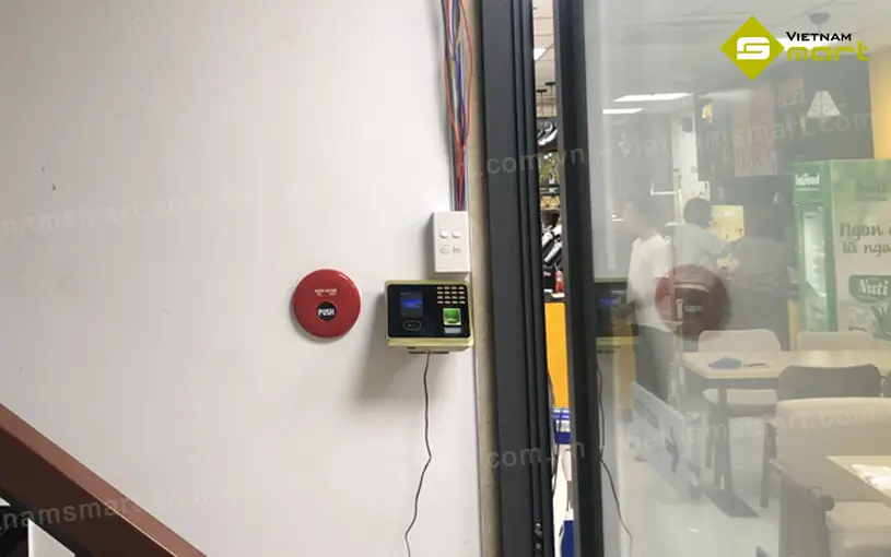 Máy chấm công khuôn mặt ZKTeco TF500F ZKTeco TF500F