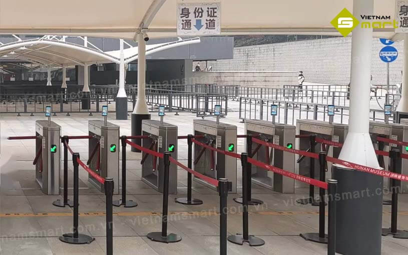 Cổng xoay 3 càng Fujica FJC-Z3149B Cổng xoay 3 càng FJC-Z3149B chính hãng