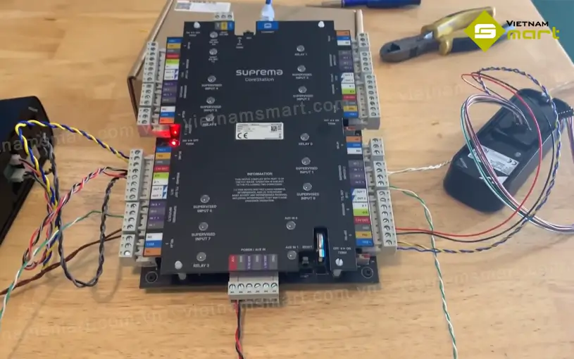 Bộ điều khiển kiểm soát cửa Suprema CoreStation CS-40 Suprema CoreStation CS-40