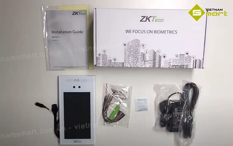 Máy chấm công khuôn mặt ZKTeco RevFace 15 Ảnh thực tế máy chấm công khuôn mặt RevFace15 cùng phụ kiện