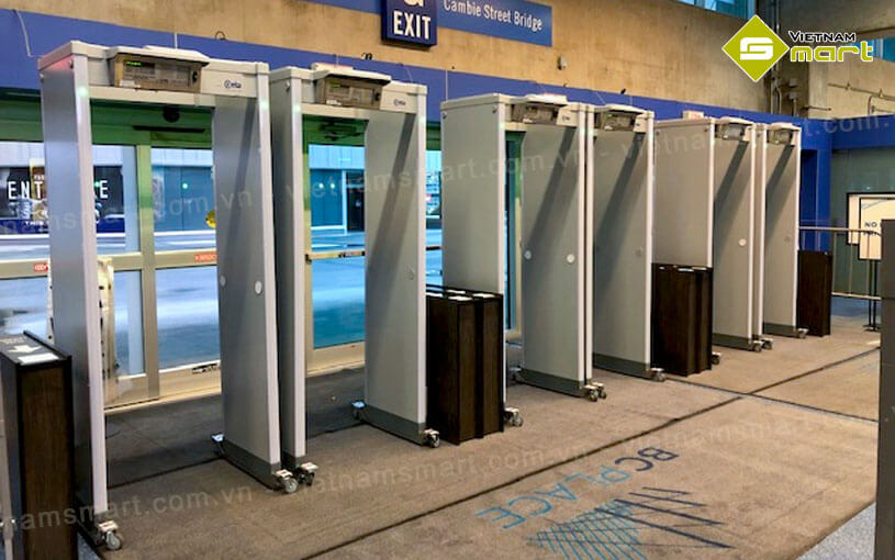 Cổng dò kim loại CEIA SMD600 Plus hiệu quả kiểm soát, dò tìm các vật kim loại nguy hiểm 