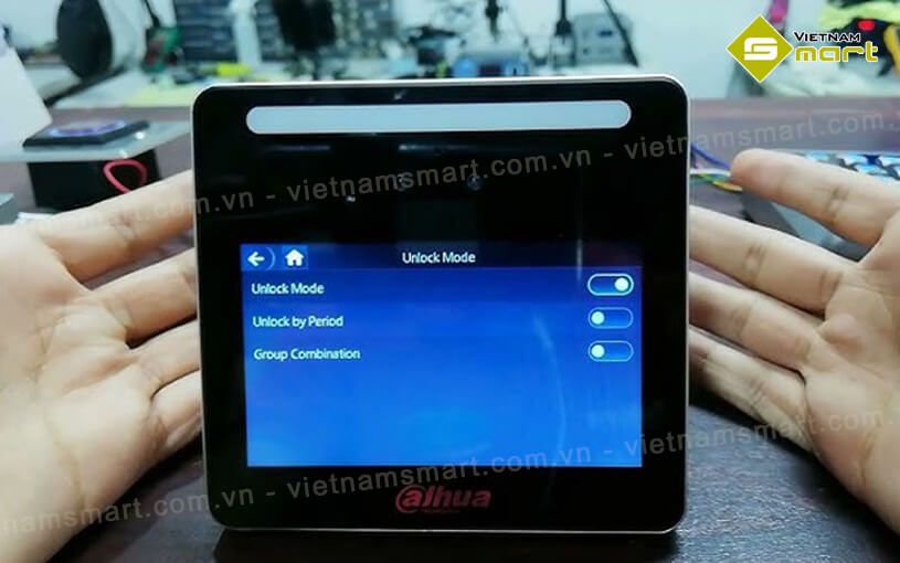 Máy chấm công khuôn mặt Dahua DHI-ASI3213G-MW Máy chấm công DHI-ASI3213G-MW được thiết kế hiện đại, nhỏ gọn bằng lòng bàn tay