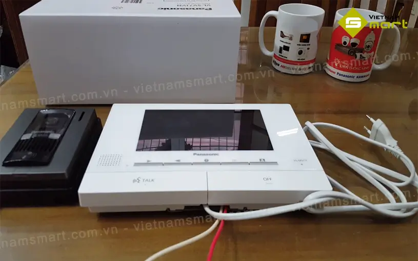 Bộ chuông cửa có màn hình màu Panasonic VL-SV70VN Bộ chuông cửa có màn hình màu Panasonic VL-SV70VN nhỏ gọn, tiện ích cho mỗi gia đình