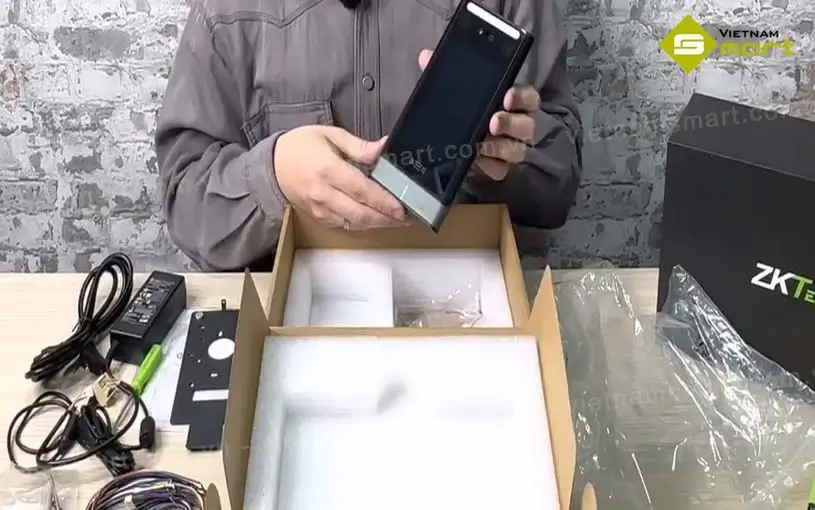 Máy chấm công khuôn mặt ZKTeco SpeedFace M2 Máy chấm công khuôn mặt ZKTeco SpeedFace M2