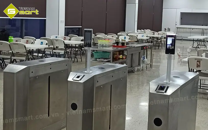 Máy chấm công khuôn mặt ZKTeco SpeedFace-V5L ZKTeco SpeedFace-V5L được lắp đặt trong hội trường