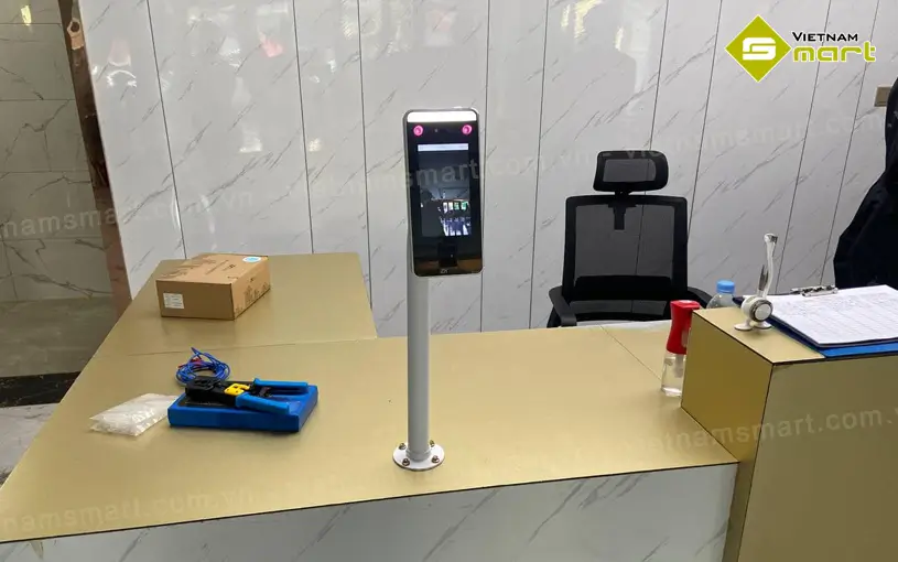 Máy chấm công khuôn mặt ZKTeco SpeedFace-V5L Máy chấm công khuôn mặt ZKTeco SpeedFace-V5L công cụ hỗ trợ quản lý nhân sự hiệu quả