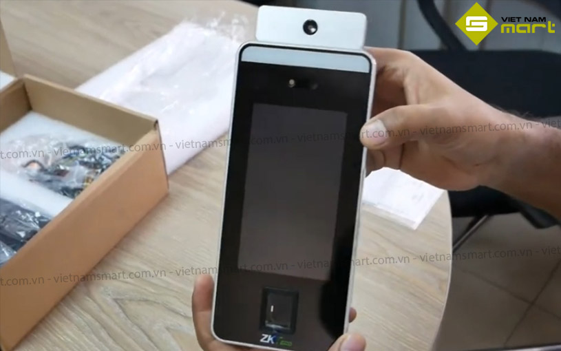 Máy chấm công khuôn mặt ZKTeco SpeedFace-V5L-RFID SpeedFace-V5L-RFID có thiết kế nhỏ gọn và hiện đại