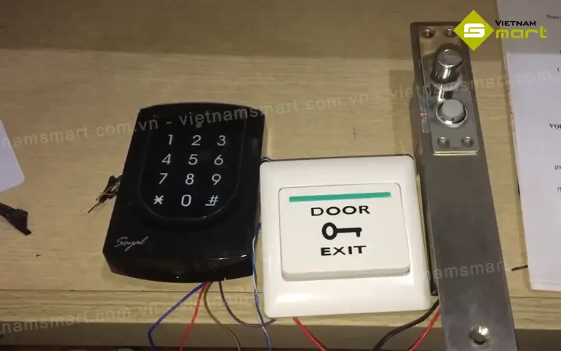 Đầu đọc thẻ kiểm soát cửa Soyal AR-725E Soyal AR-725E