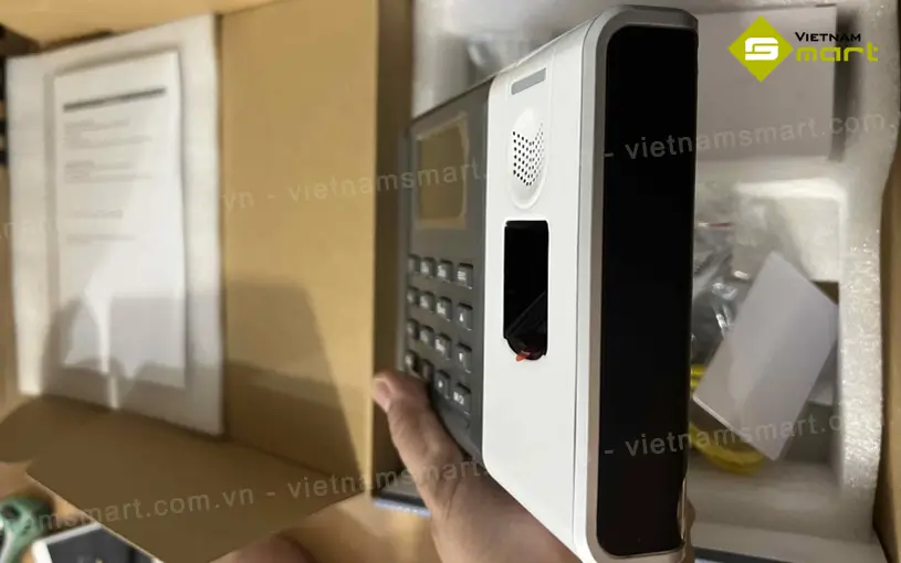 Máy chấm công Ronald Jack GT100