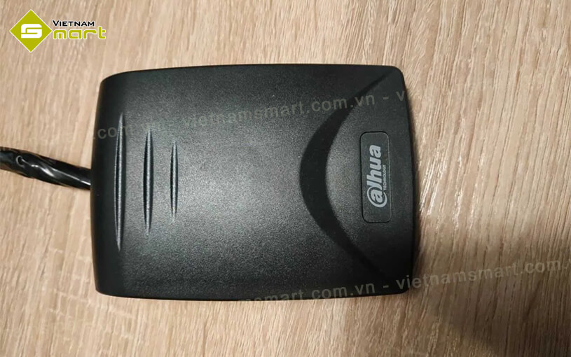 Đầu đọc thẻ Mifare Dahua DHI-ASR1100B-V1 Đầu đọc thẻ Mifare Dahua DHI-ASR1100B-V1 chính hãng được nhập nguyên chiếc hiệu năng cao, xác thực nhanh chóng