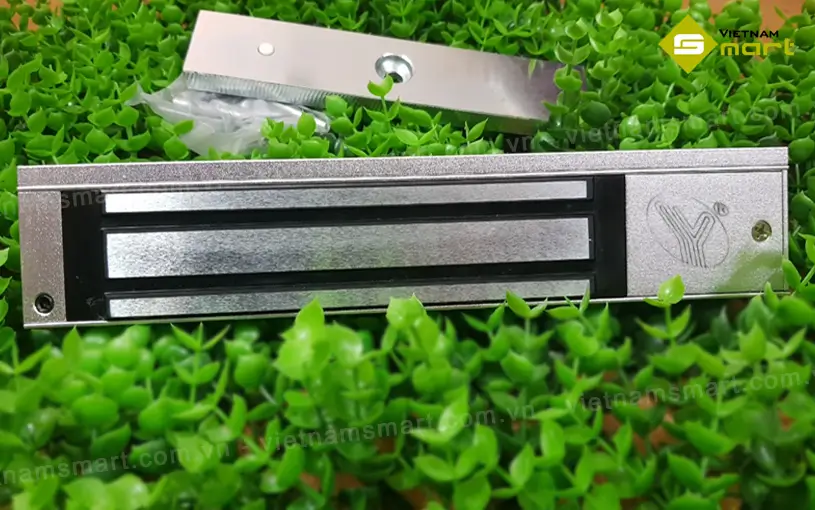 Ảnh thực tế khóa nam châm YM-500LED