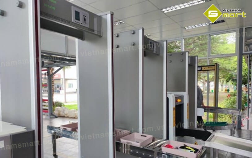 Cổng dò kim loại ZKTeco ZK-D2180 chính hãng được nhập nguyên chiếc bởi VietnamSmart