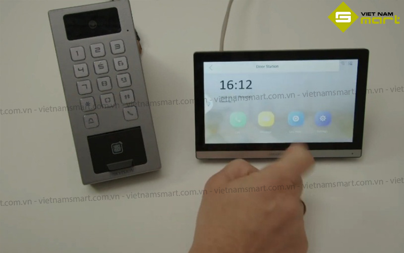 Máy chấm công vân tay Hikvision DS-K1T502DBFWX-C Kiểm thử máy chấm công Hikvision DS-K1T502DBFWX-C