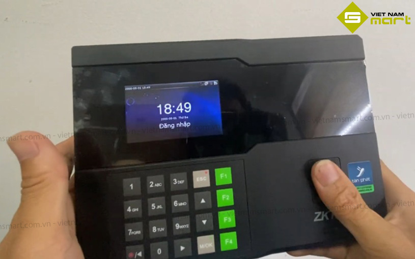 Máy chấm công vân tay thẻ ZKTeco IN05 Kiểm thử khả năng xác minh vân tay của sản phẩm ZKTeco IN05