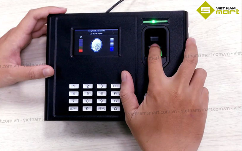 Lấy dấu vân tay trên model chấm công X958