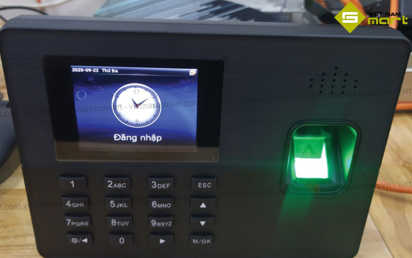Máy chấm công vân tay Ronald Jack RJ-818 Màn hình thiết bị chấm công RJ818 rõ nét