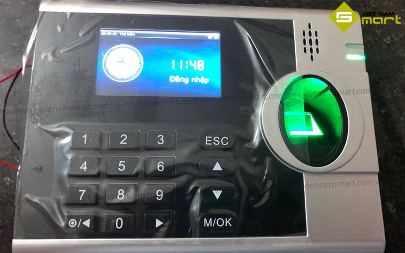 Màn hình máy chấm công giá rẻ RJ 4000TID-C sắc nét