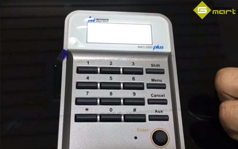 Máy chấm công kiểm soát vào ra Nitgen NAC-2500 Plus Nitgen NAC-2500 Plus được trang bị bàn phím nổi dễ thao tác