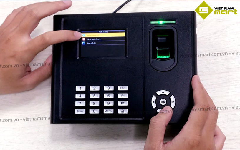 Thao tác trên máy chấm công Ronald Jack X958 dễ dàng