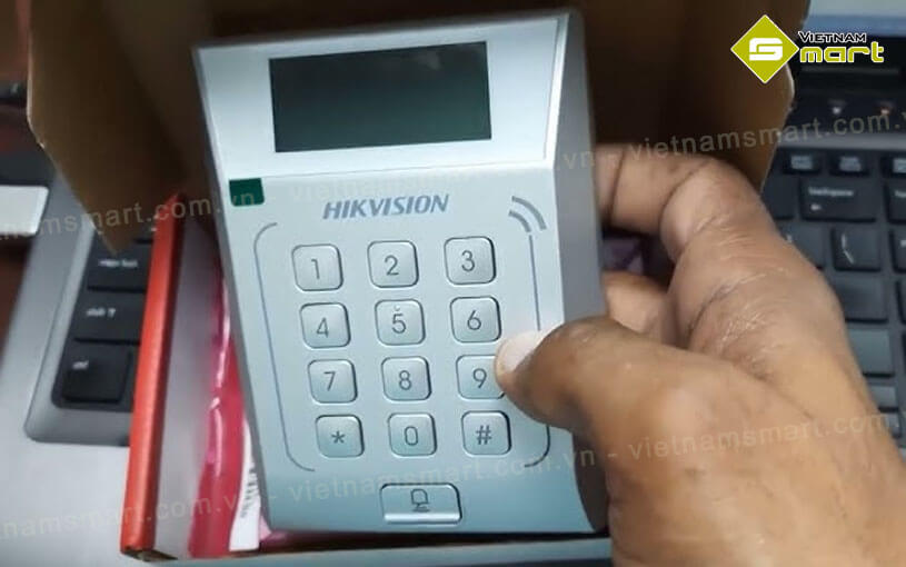 Máy kiểm soát truy cập độc lập Hikvision DS-K1T802E Máy kiểm soát truy cập độc lập Hikvision DS-K1T802E