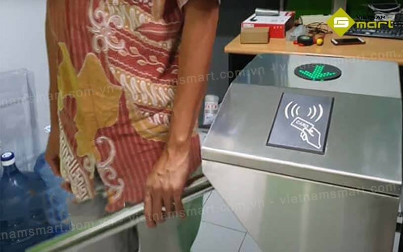 Cổng xoay 3 càng TS1000PRO