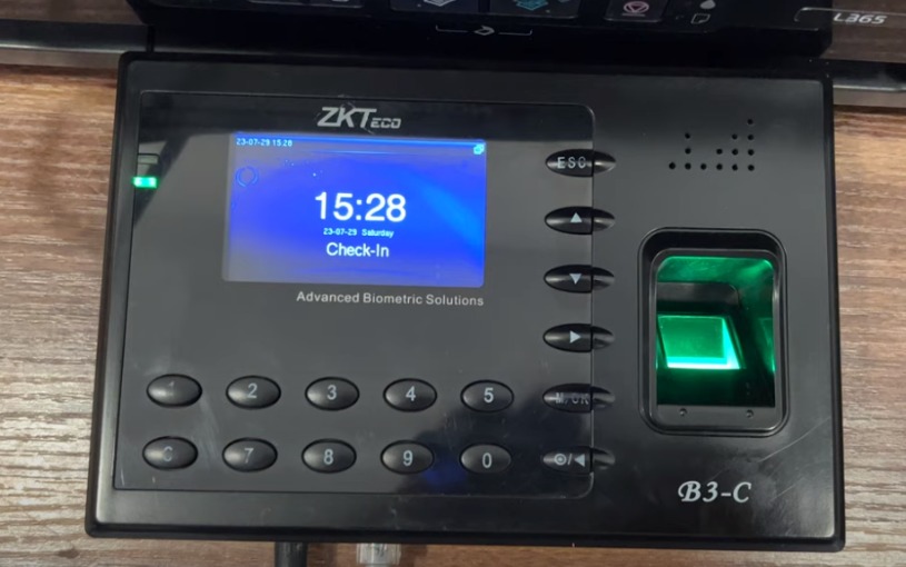 B3-C ZKTeco có thiết kế nhỏ gọn và hiện đại