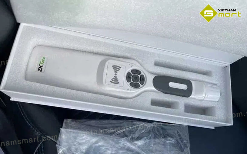 Máy dò kim loại cầm tay ZKTeco ZK-D300 Tính linh hoạt được nâng cao bằng các tính năng thông minh trên ZK-D300