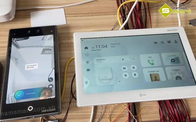 Hikvision DS-KH9510-WTE1(B)