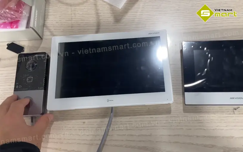 Hikvision DS-KH9510-WTE1(B)