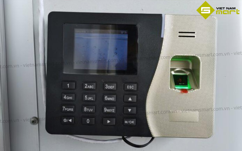 Máy chấm công vân tay Ronald Jack P5 Lắp đặt máy bấm vân tay RJ-P5 trong thực tế