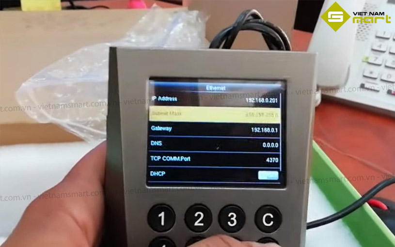 Máy chấm công vân tay ZKTeco F18-S Model F18S có màn hình màu rõ nét